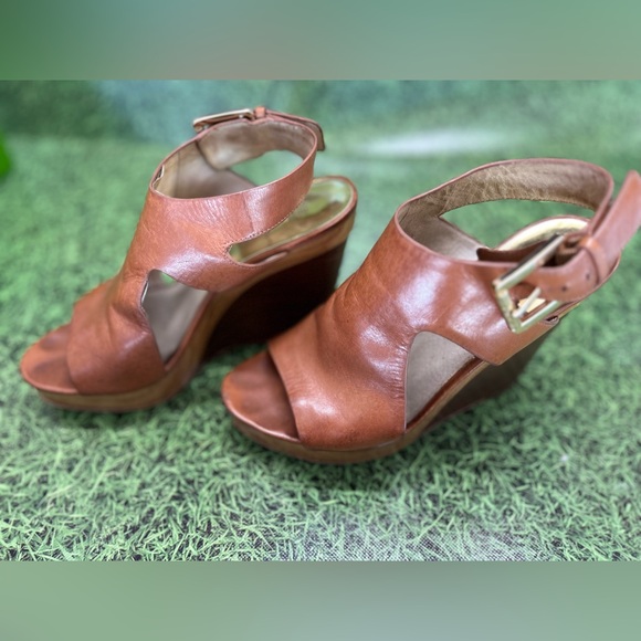 Michael Kors Sandal Wedge - Picture 2 of 2